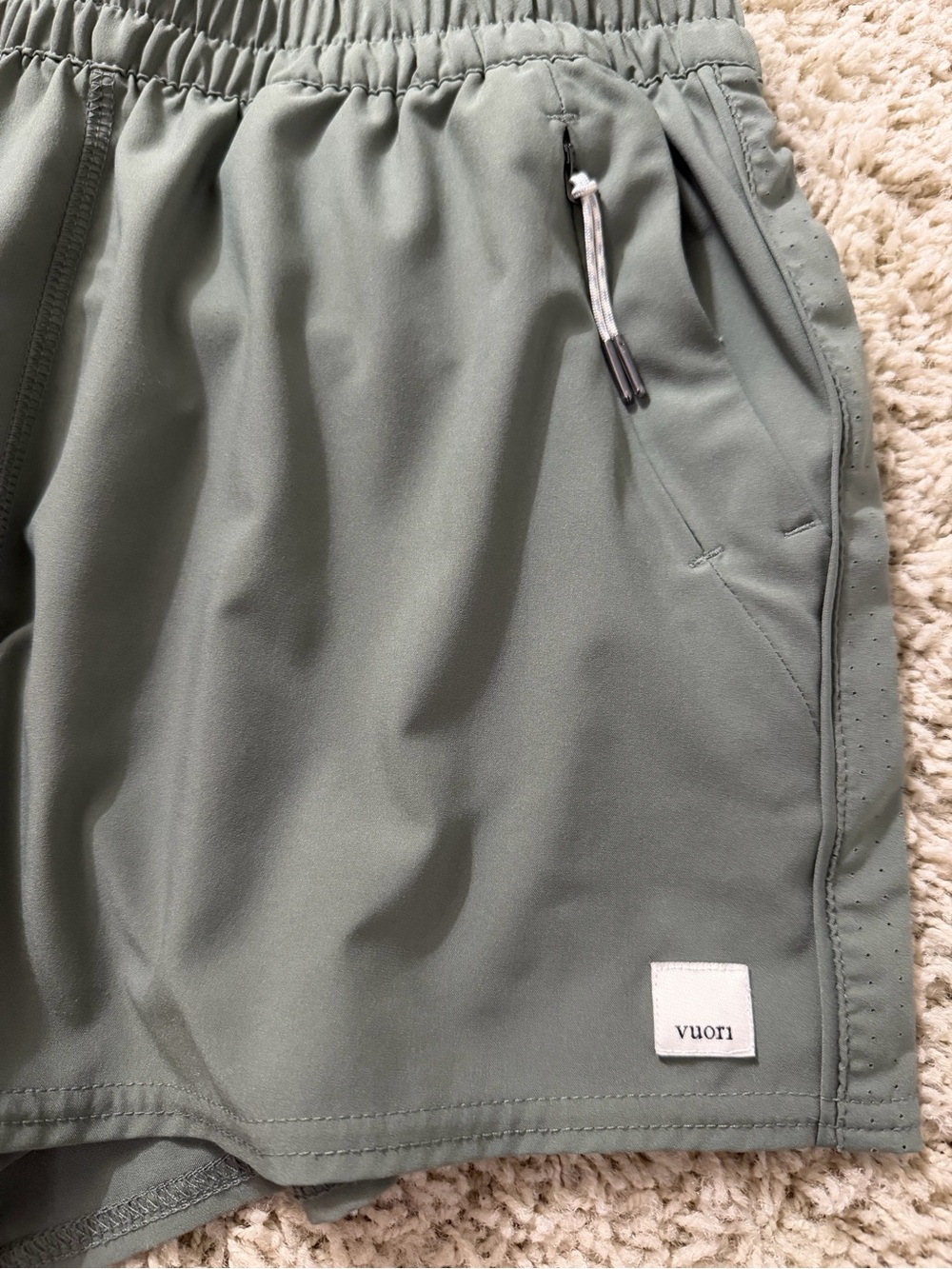 Vuori Women’s Dash Short - size small - Picture 2 of 5